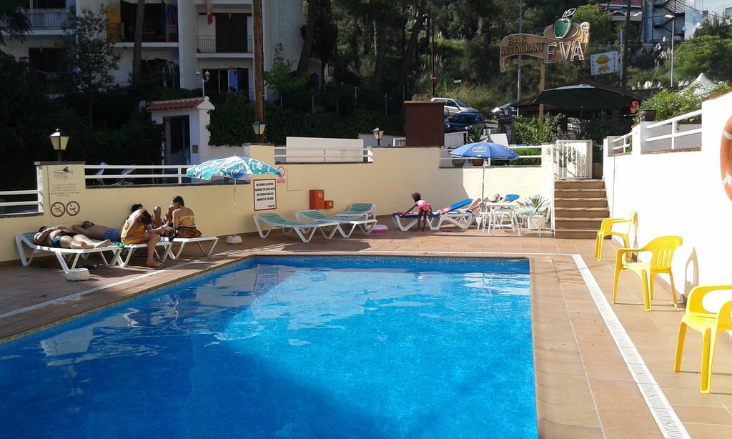Apartamentos Eva Costa Brava Luaran gambar