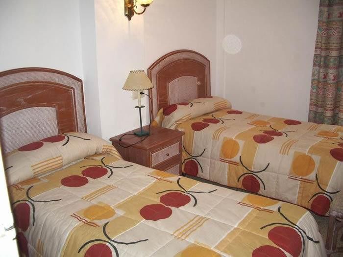 Apartamentos Eva Costa Brava Luaran gambar