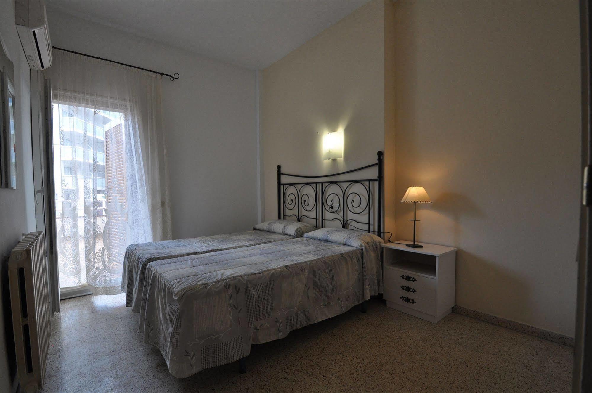 Apartamentos Eva Costa Brava Luaran gambar